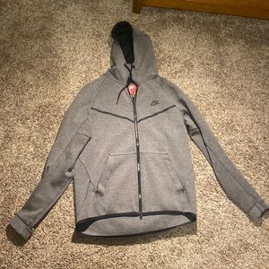 Men’s Nike Tech Fleece Zip-Up size medium